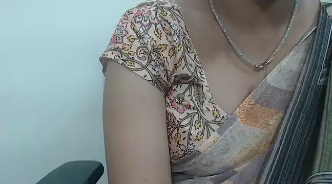 Snapshot of Lovely_Siri_23 chatting on January 27, 2025, 8:39 pm Lovely Siri 23 online show from January 27, 2025, 8:39 pm