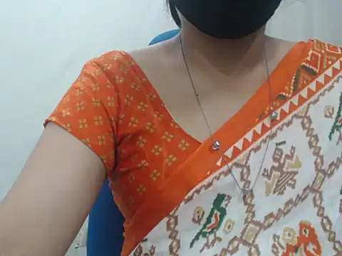 Snapshot of Lovely_Siri_23 chatting on May 5, 2026, 8:44 am Lovely Siri 23 online show from May 5, 2026, 8:44 am