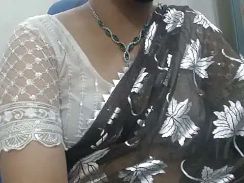 Snapshot of Lovely_Siri_23 chatting on May 10, 2026, 10:37 pm Lovely Siri 23 online show from May 10, 2026, 10:37 pm
