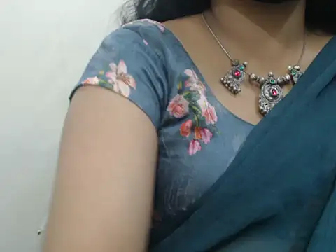 Snapshot of Lovely_Siri_23 chatting on June 16, 2026, 4:42 pm Lovely Siri 23 online show from June 16, 2026, 4:42 pm