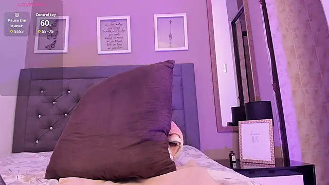 AlissonnFoxx online show from December 3, 2025, 8:29 pm