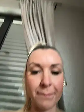 Snapshot of Bella-Tight chatting on March 26, 2026, 7:14 am Bella-Tight online show from March 26, 2026, 7:14 am