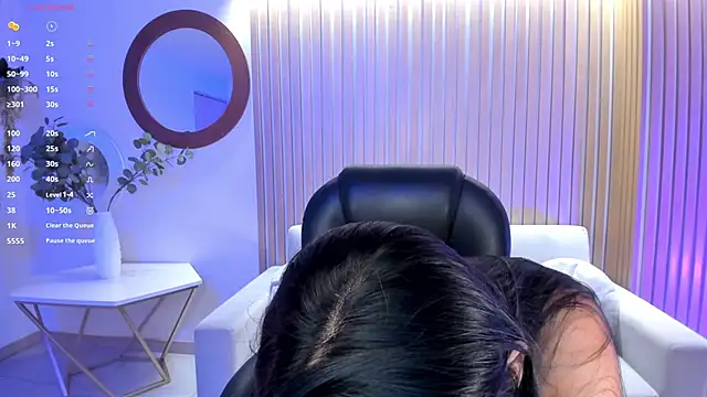 LizzHamilton   online show from March 9, 2025, 12:42 am