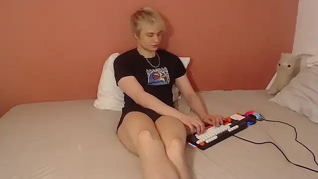 Oliver sweet  online show from April 19, 2026, 1:16 am