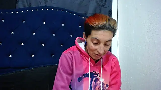 anyu1306 online show from January 6, 2025, 5:41 am