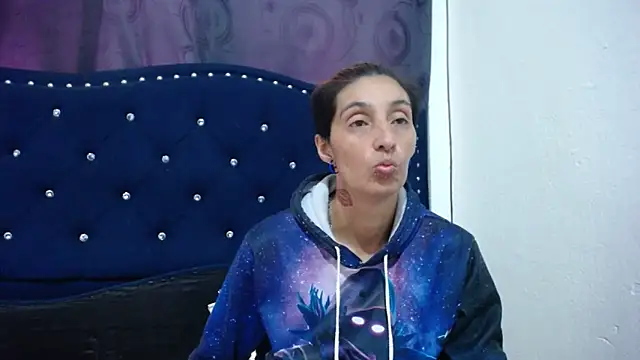 anyu1306 online show from January 17, 2025, 5:41 pm