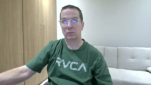 BrettJ81 online show from April 18, 2026, 7:07 pm