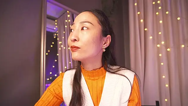 1reisatumi  online show from November 21, 2025, 1:32 pm