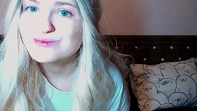 Sara4uu online show from November 9, 2025, 10:52 pm