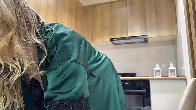 Snapshot of mommy_nadin chatting on February 21, 2026, 5:14 pm mommy nadin online show from February 21, 2026, 5:14 pm