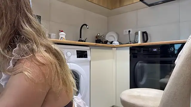 Snapshot of mommy_nadin chatting on February 23, 2026, 8:33 am mommy nadin online show from February 23, 2026, 8:33 am