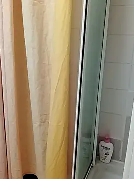 Snapshot of JOHANNA9MOI02 chatting on October 24, 2025, 7:32 pm JOHANNA9MOI02 online show from October 24, 2025, 7:32 pm