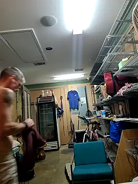 leahcimnikral online show from October 6, 2025, 12:41 am