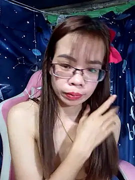   Mai-love19   online show from March 3, 2025, 10:06 am