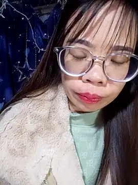   Mai-love19   online show from November 22, 2025, 10:31 pm