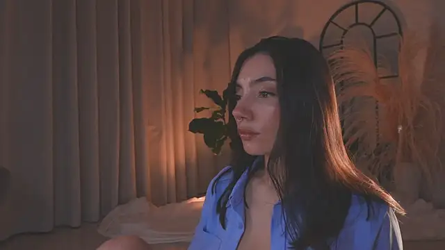 AmyArmstrong online show from October 1, 2025, 1:00 am