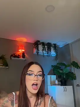 Snapshot of DaniDusan_ chatting on October 2, 2025, 7:32 pm DaniDusan  online show from October 2, 2025, 7:32 pm