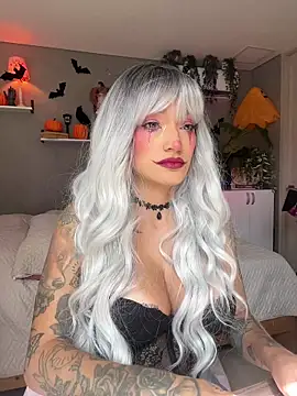 Snapshot of DaniDusan_ chatting on October 20, 2025, 6:52 pm DaniDusan  online show from October 20, 2025, 6:52 pm