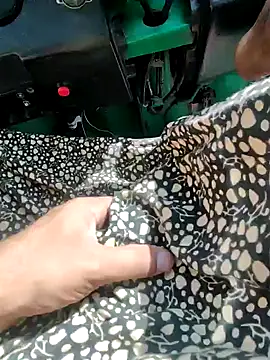 Snapshot of Kolkata___Boy chatting on December 8, 2024, 4:35 am Kolkata   Boy online show from December 8, 2024, 4:35 am